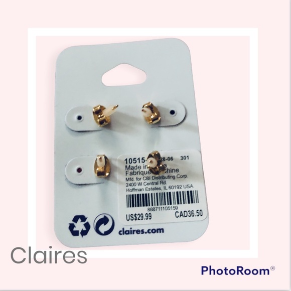 Brand new Claire’s 18k Gold Plated Earrings-Skates and Snow Flakes - Picture 2 of 2
